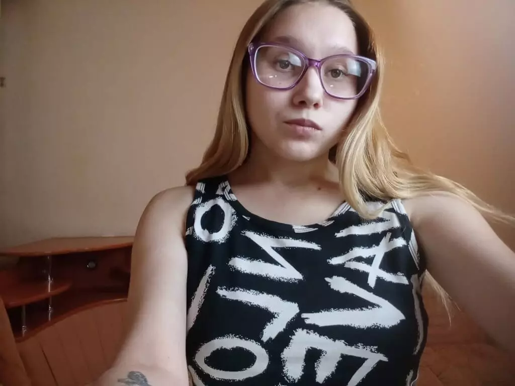Live Sex Chat with AlisaKlum