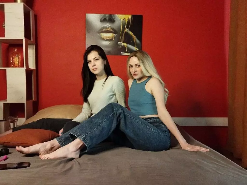 Live Sex Chat with AnneAndHelen