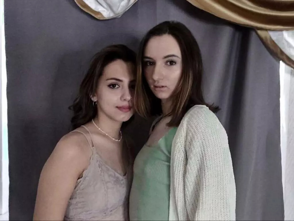 Live Sex Chat with AnneAndLana