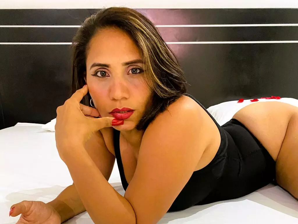 Live Sex Chat with AuraRosset