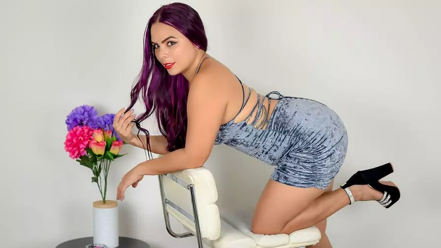Live Sex Chat with BellothaGarcia