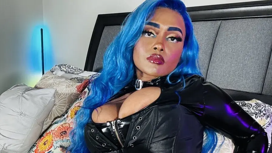 Live Sex Chat with BossyBella