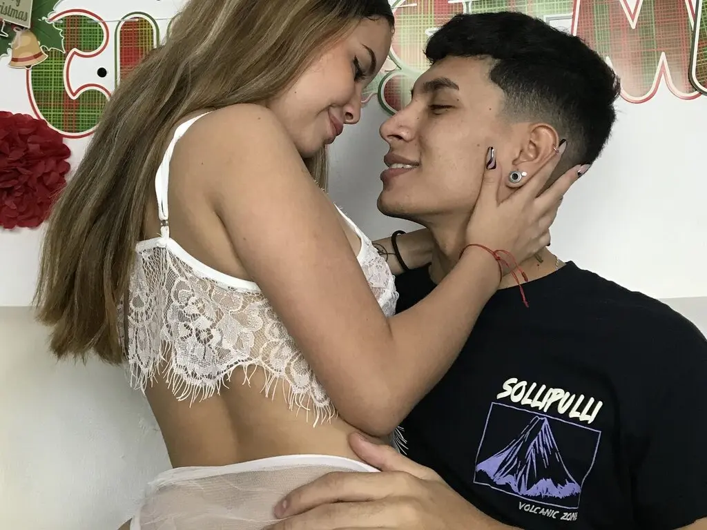 Live Sex Chat with CamiandJack