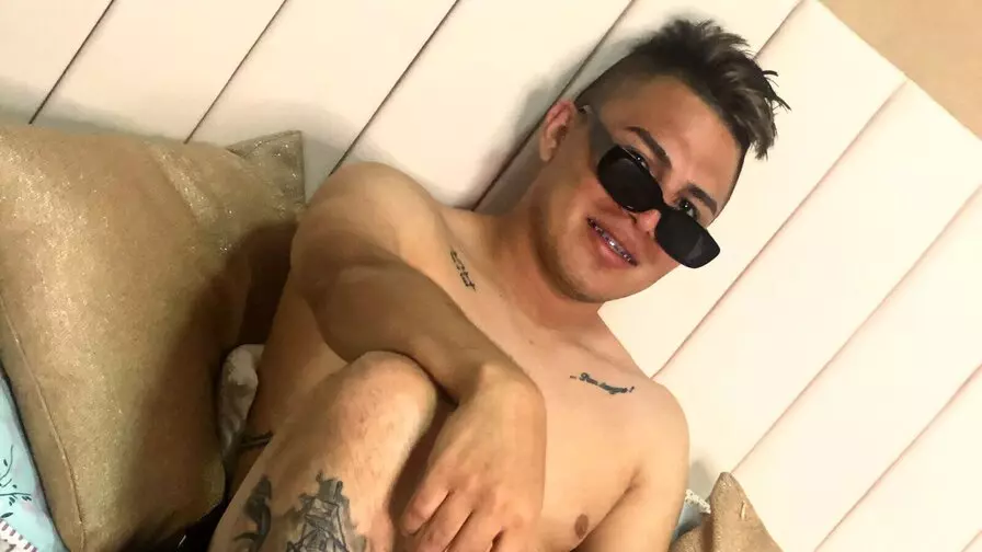 Live Sex Chat with CamiloBaxter