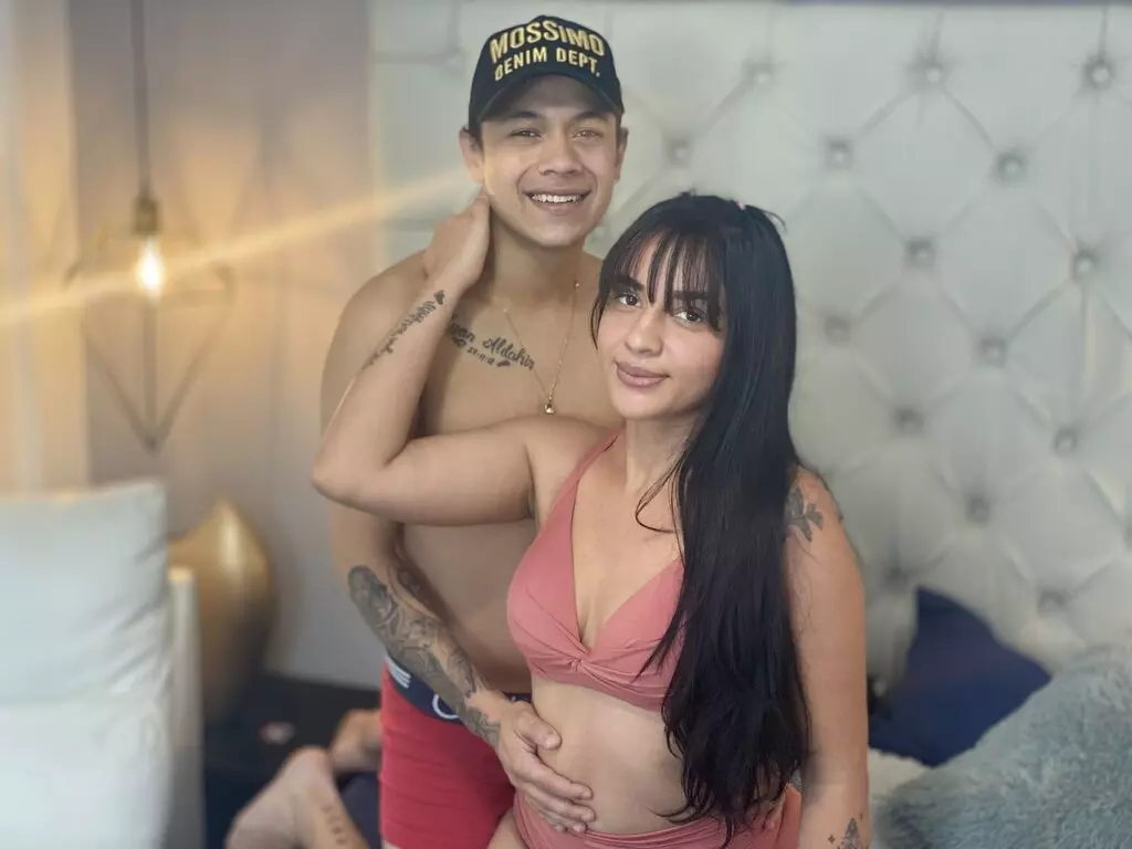 Live Sex Chat with CamiloandCata