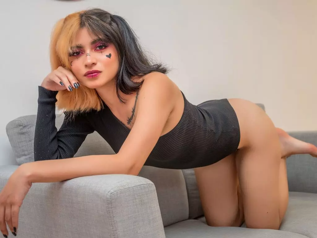 Live Sex Chat with CherryWong