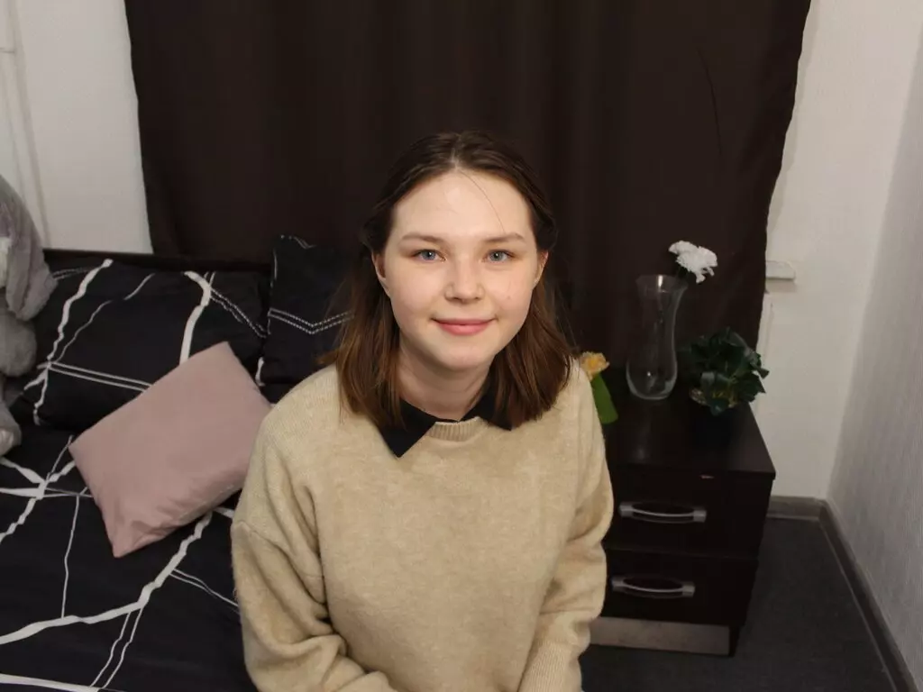 Live Sex Chat with ClaraMillers