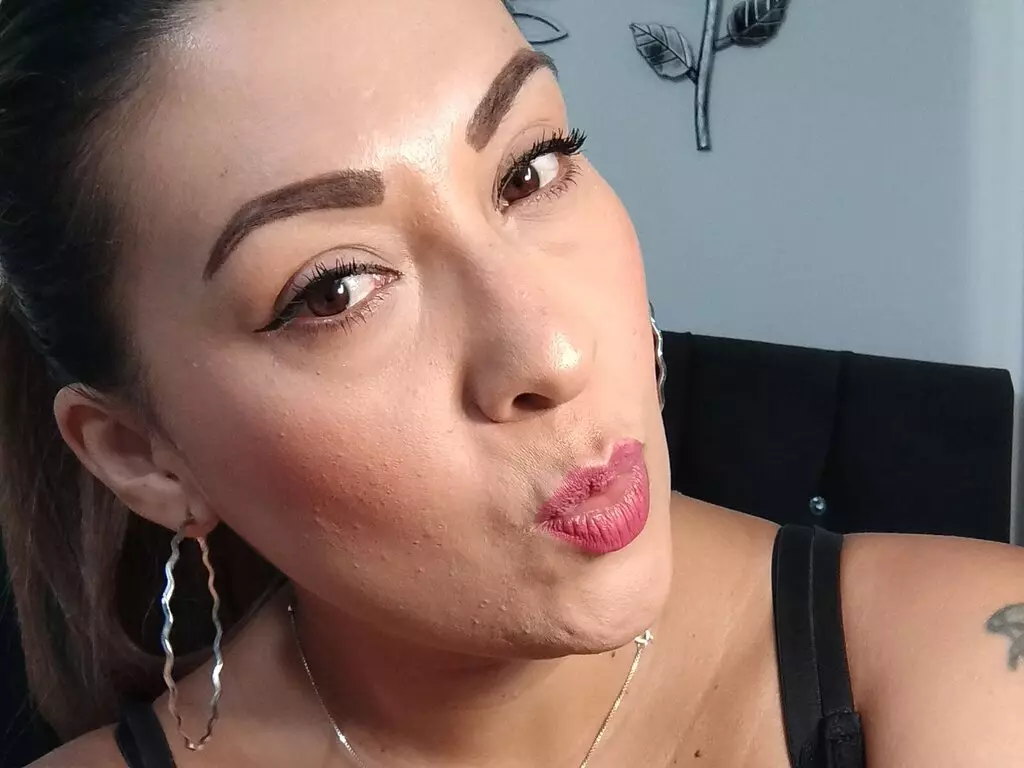 Live Sex Chat with DianaPamela
