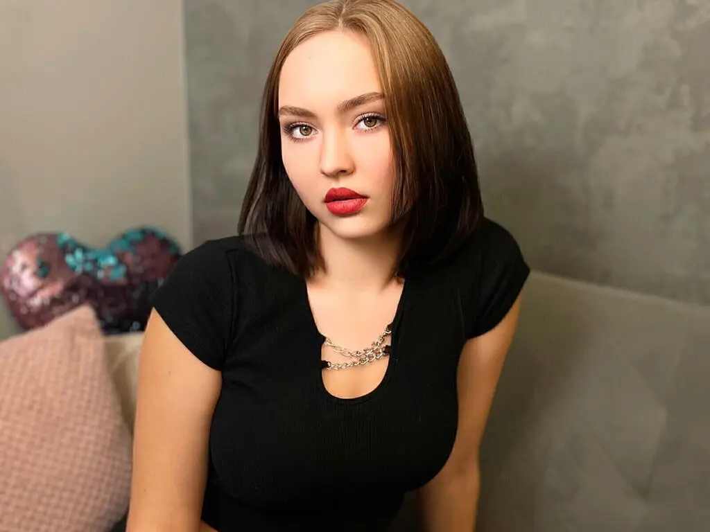 Live Sex Chat with EmilyCyper