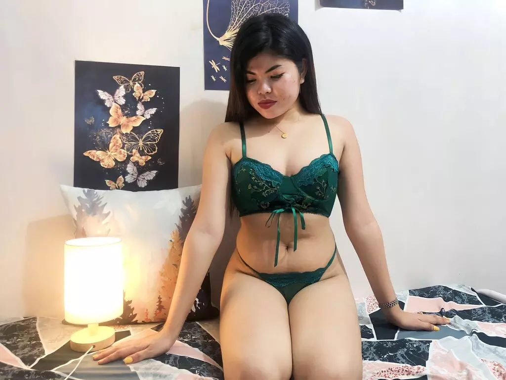 Live Sex Chat with JassyBella