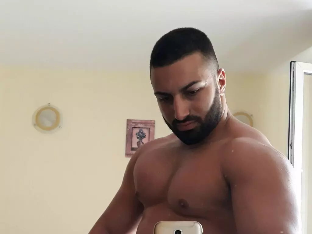 Live Sex Chat with JohnMuscleXxX