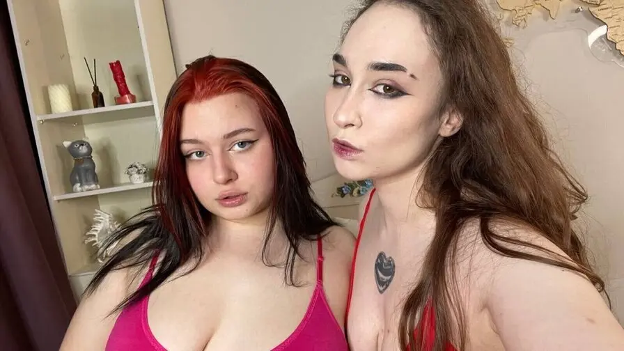 Live Sex Chat with JulianaAndTayte