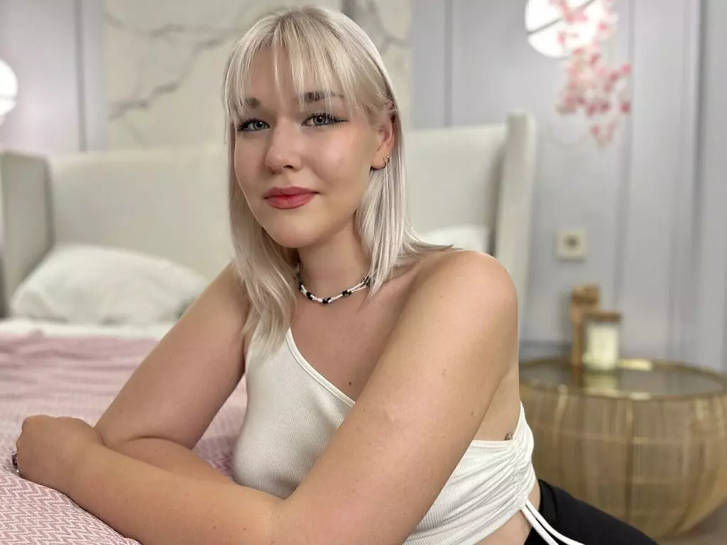 Live Sex Chat with LorriLawrence