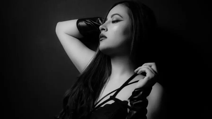 Live Sex Chat with LunaDeviso