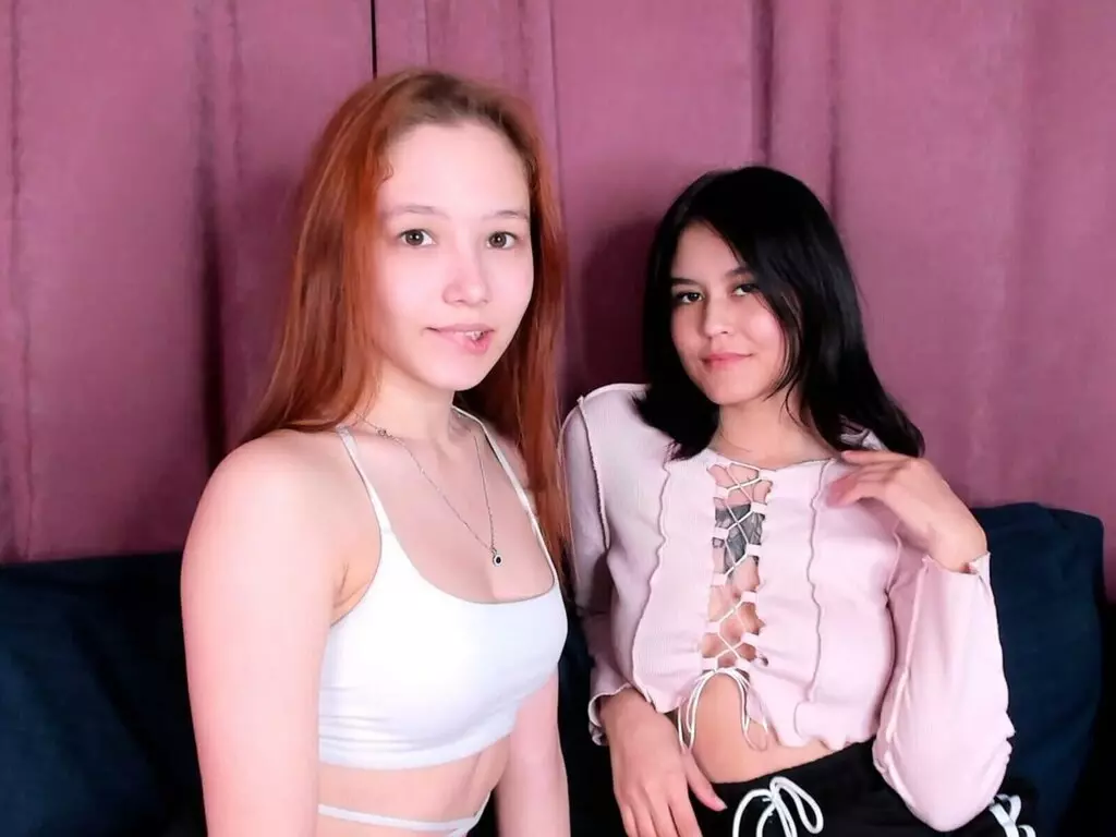 Live Sex Chat with LynetAndDawn