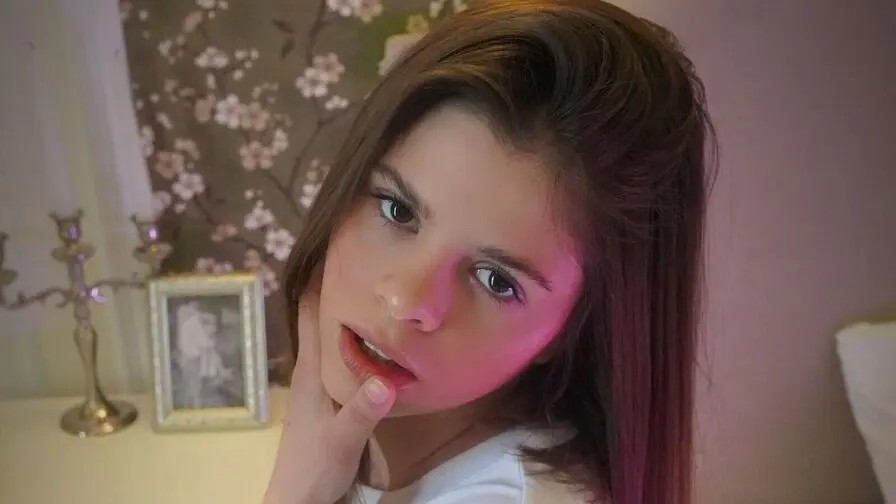 Live Sex Chat with MaddyDoly