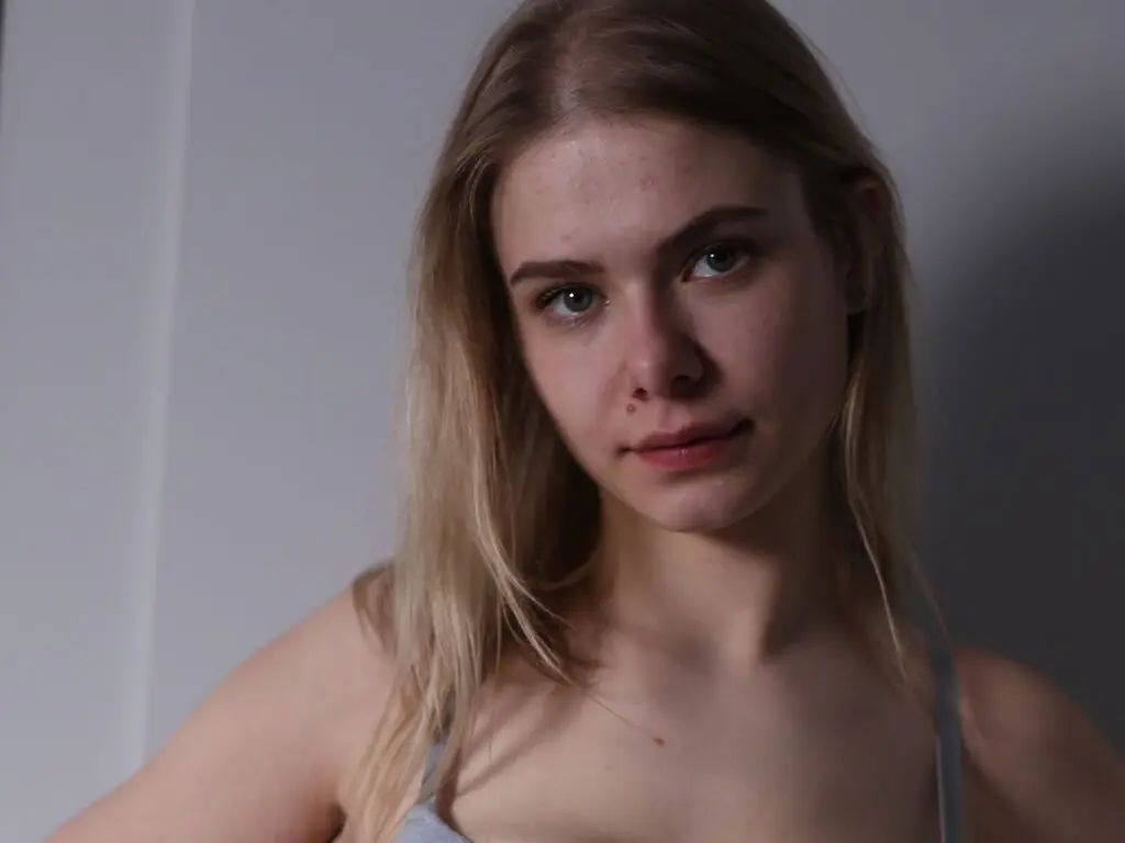 Live Sex Chat with MelonySalivan