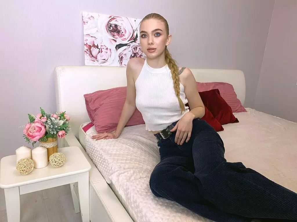 Live Sex Chat with MiaGoodwin