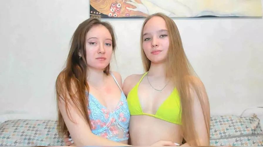 Live Sex Chat with NicoleAndMarias