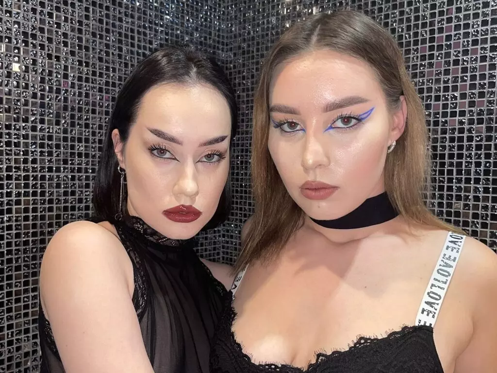 Live Sex Chat with NicoleandMolly