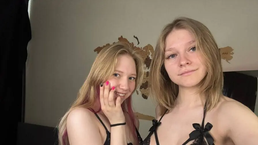 Live Sex Chat with PetulaAndErlene