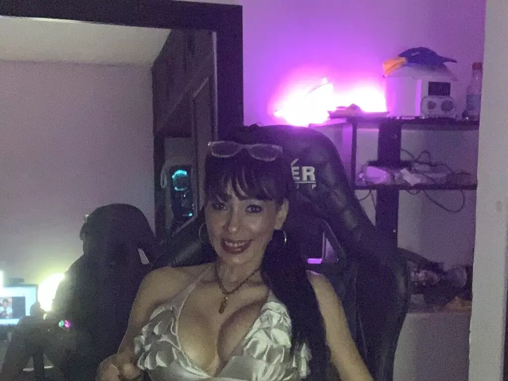 Live Sex Chat with RamyGold