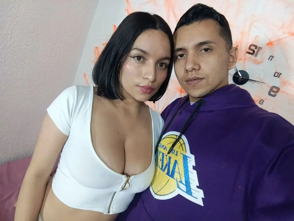 Live Sex Chat with RobertandKattyu