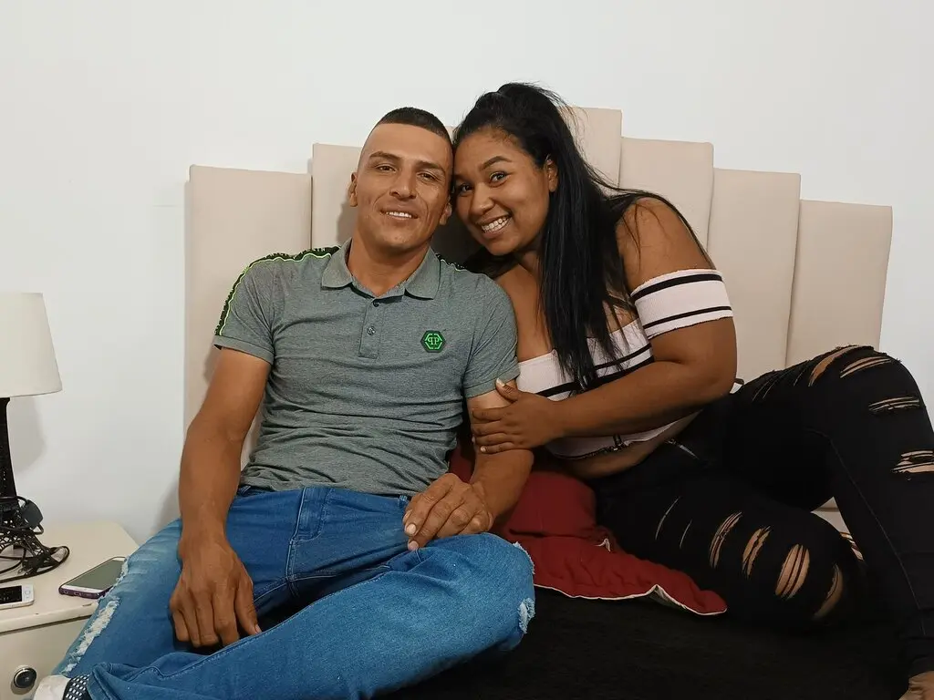 Live Sex Chat with ShailaAndBratt