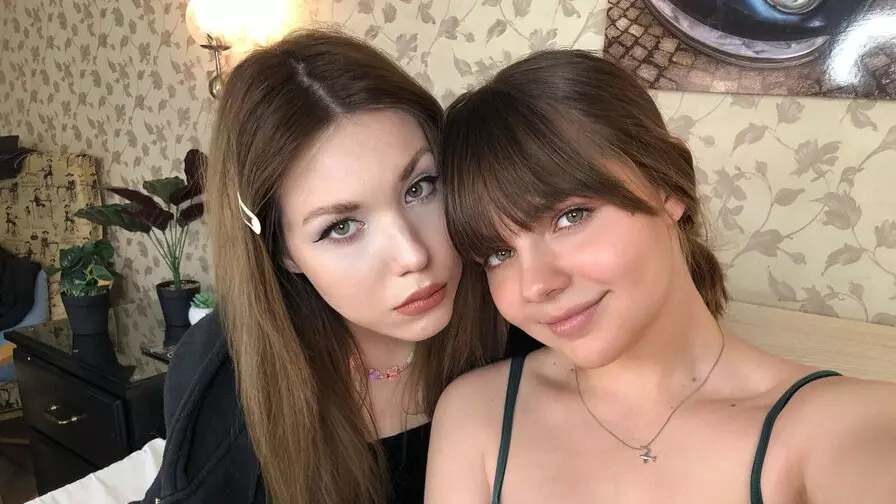 Live Sex Chat with ShellaAndStefany
