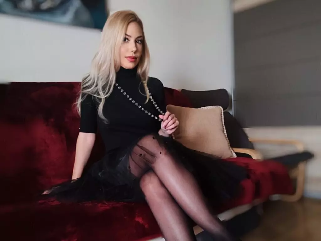 Live Sex Chat with SofiaChastain