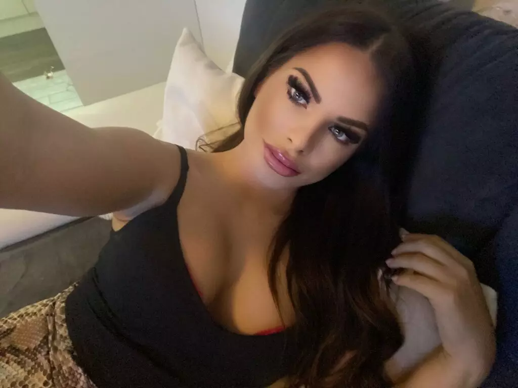 Live Sex Chat with StellaBelle