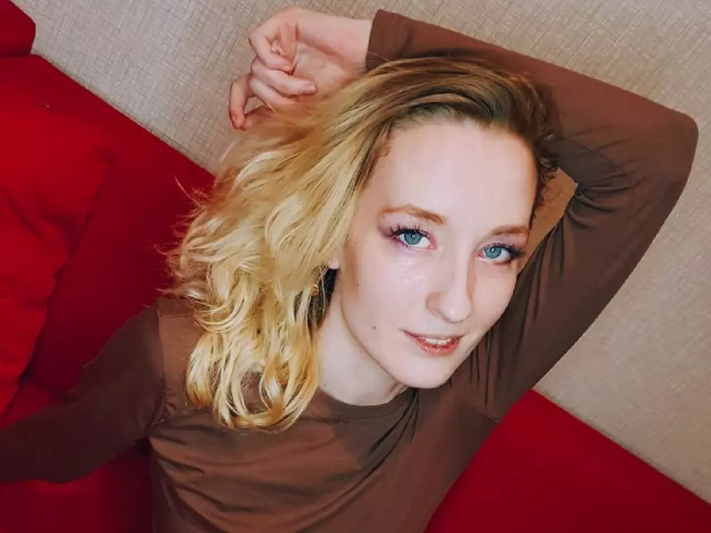 Live Sex Chat with ViollaRainbow