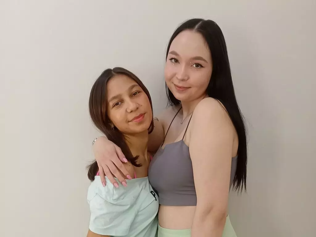 Live Sex Chat with WandaAndCovie