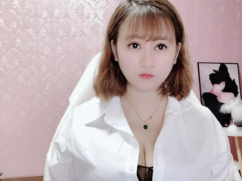 Live Sex Chat with ZhangMei